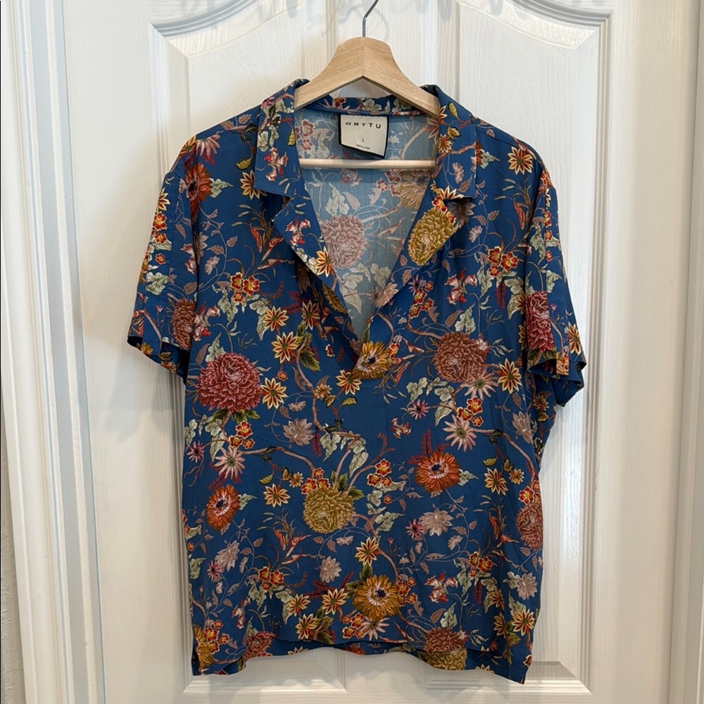 ORTTU floral short sleeve